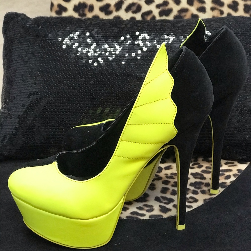 Adorable neon yellow wing heels size 9.5